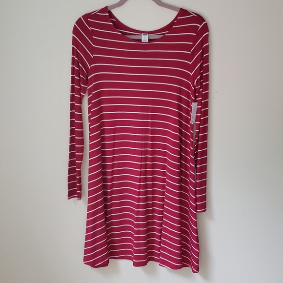 Old Navy Dresses & Skirts - Nwt Old navy deep red dress long sleeve S tall